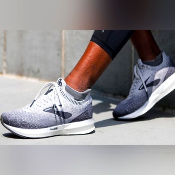 Brooks Levitate 2 Women's Size 10 Running Shoes, Gray. - Picture 1 of 7